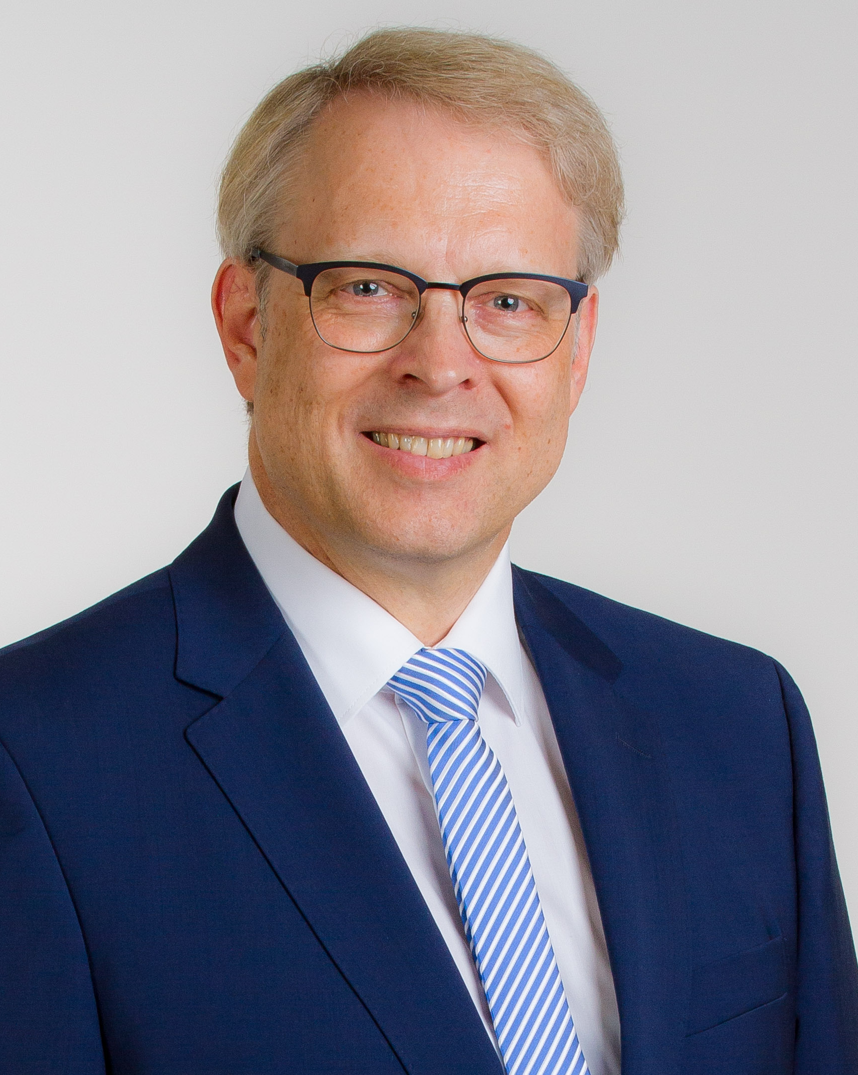 Dr. Stephan Winter